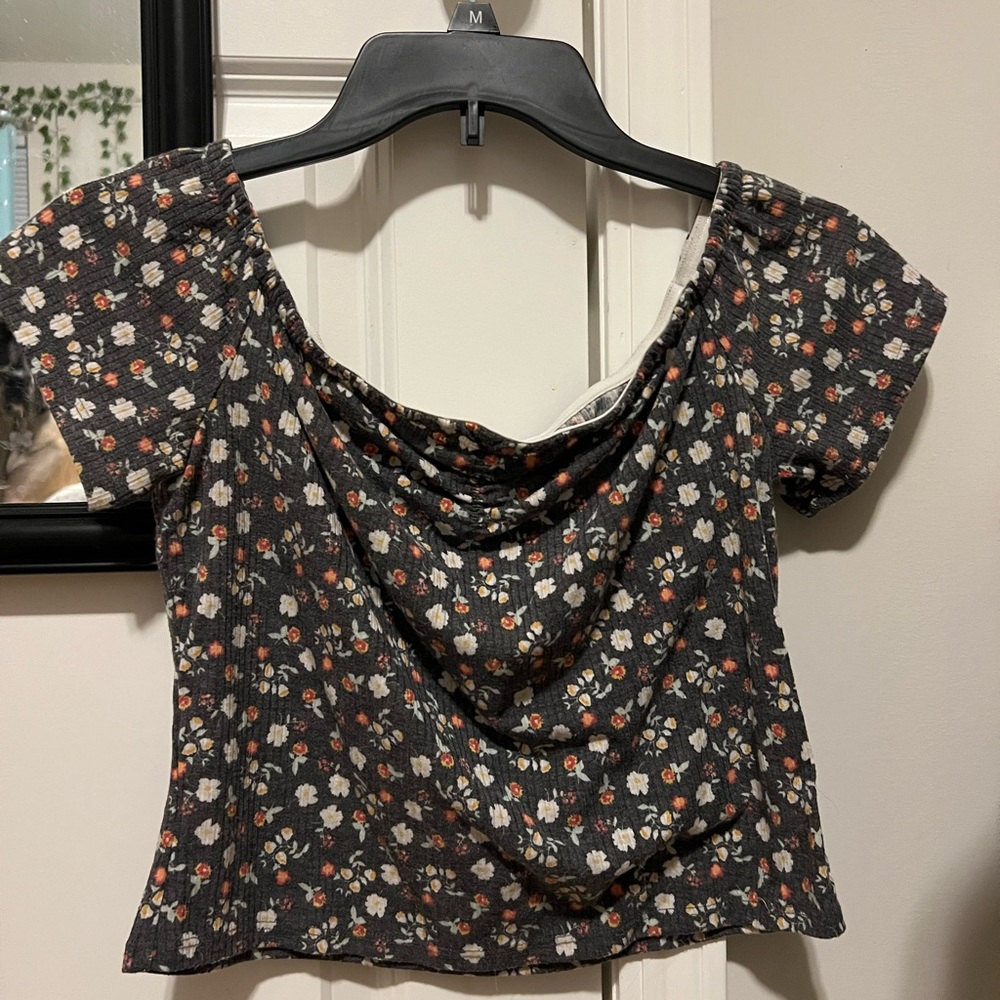 floral off the shoulder crop top